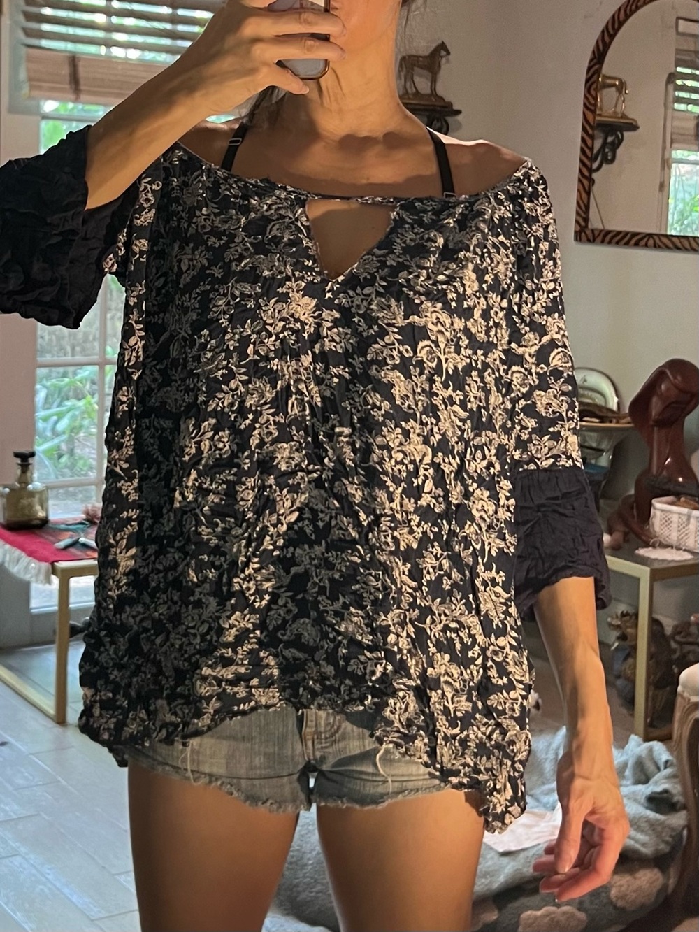 Women's Navy Floral Peasant Top S-M fair cond.